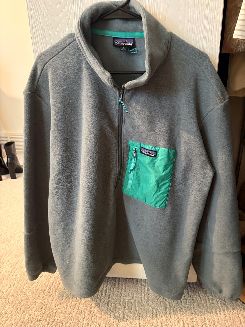 Patagonia Men’s Gray Fleece Pullover with Teal Chest Pocket